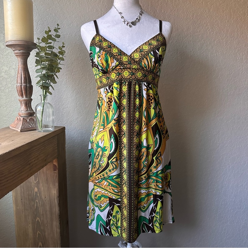 Elegant Green and Yellow Midi Dress